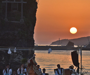 第２回　入選　「夕刻に舞う」　波積  薫　（撮影場所：稲佐の浜）